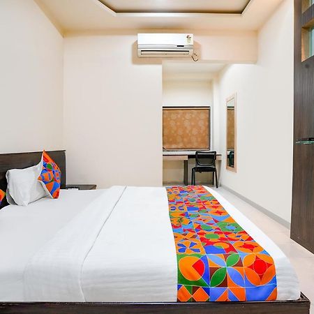 FabHotel Regent Inn Pimpri-Chinchwad Exterior foto