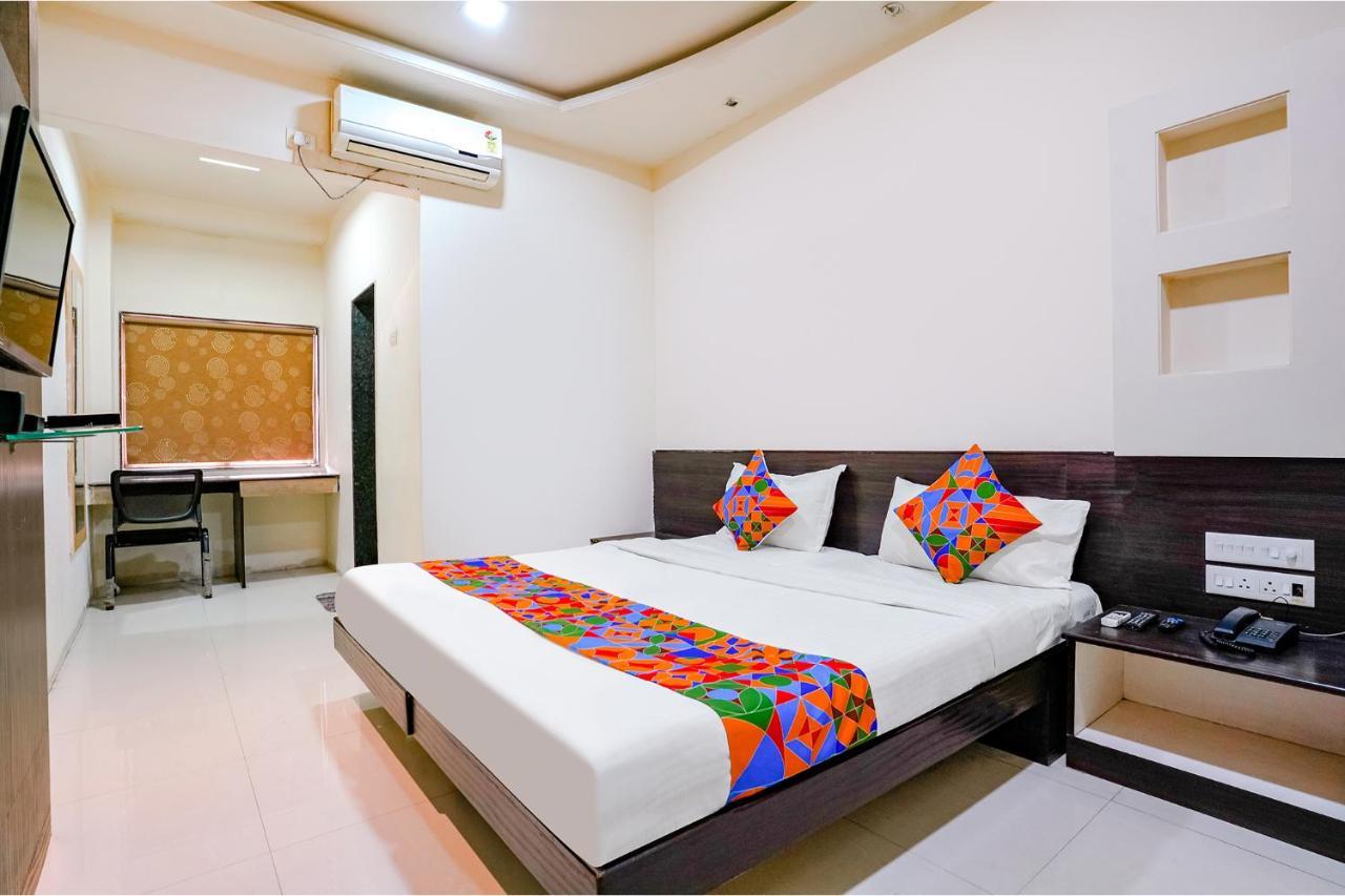 FabHotel Regent Inn Pimpri-Chinchwad Exterior foto
