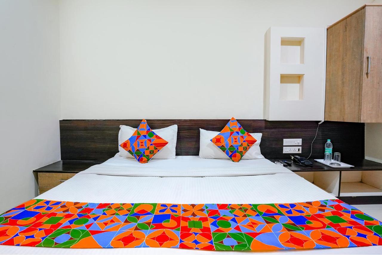 FabHotel Regent Inn Pimpri-Chinchwad Exterior foto