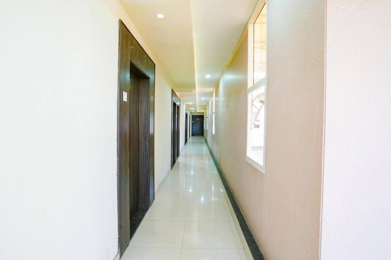 FabHotel Regent Inn Pimpri-Chinchwad Exterior foto