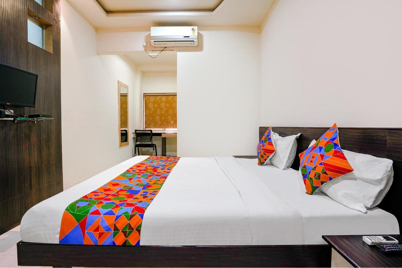 FabHotel Regent Inn Pimpri-Chinchwad Exterior foto