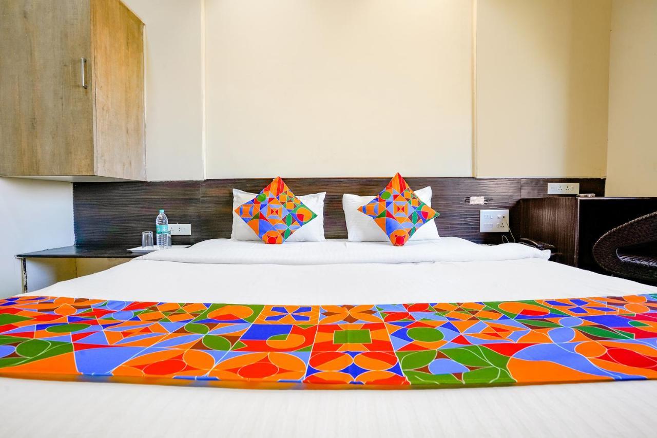 FabHotel Regent Inn Pimpri-Chinchwad Exterior foto