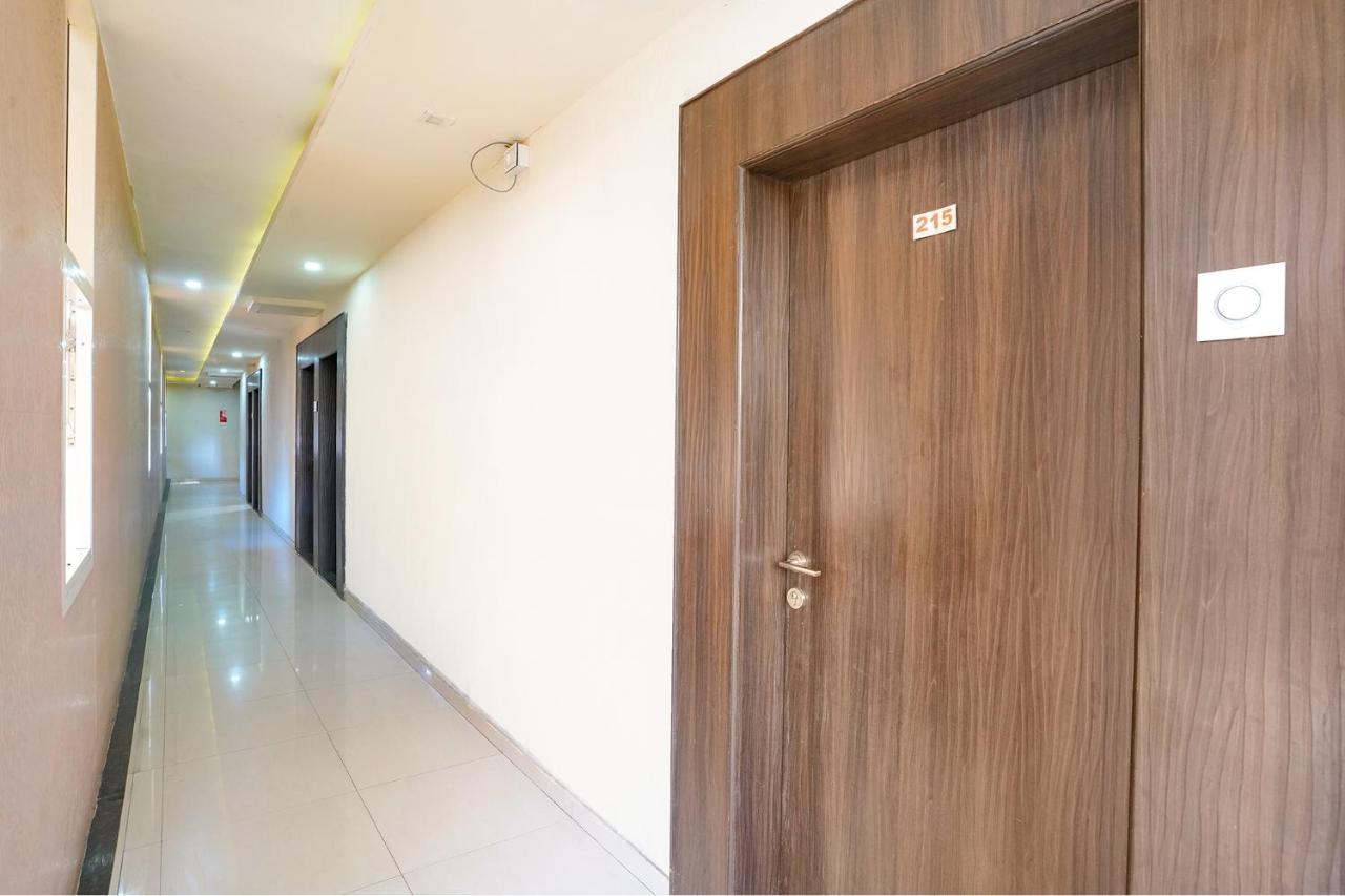 FabHotel Regent Inn Pimpri-Chinchwad Exterior foto
