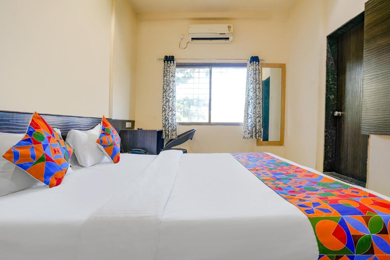 FabHotel Regent Inn Pimpri-Chinchwad Exterior foto