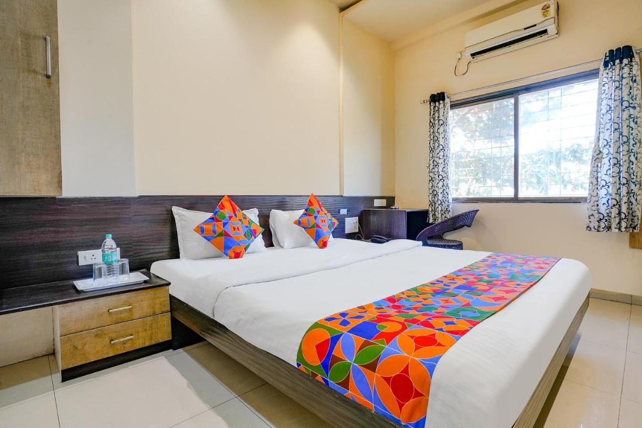 FabHotel Regent Inn Pimpri-Chinchwad Exterior foto